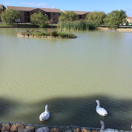 Dcs Accommodation Cape Gate Durbanville Esterno foto